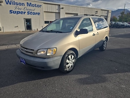 2000 Toyota Sienna LE Passenger Van