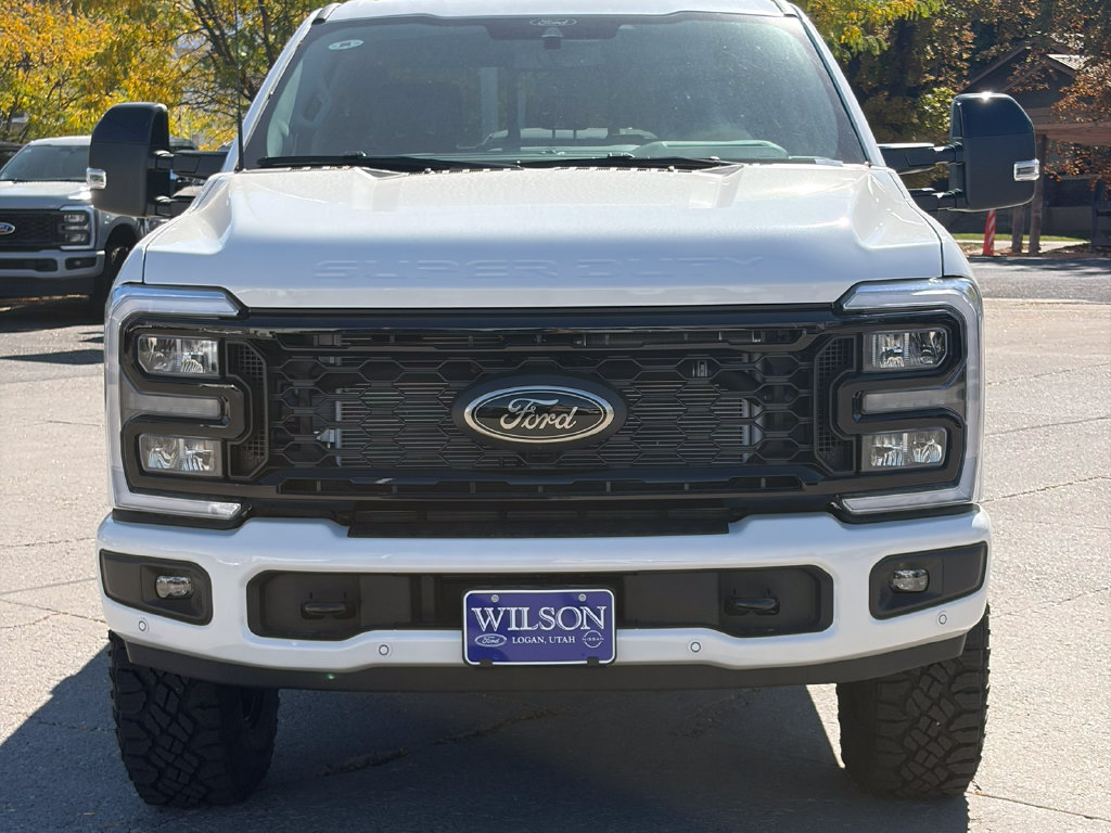New 2026 Ford F-350SD Lariat Truck Crew Cab