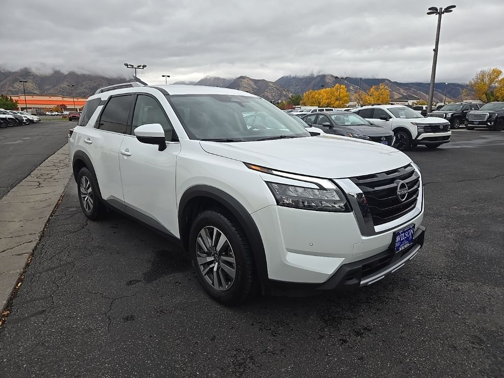 Used 2025 Nissan Pathfinder SL SUV