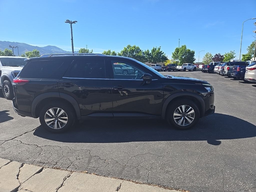 Used 2025 Nissan Pathfinder SL SUV