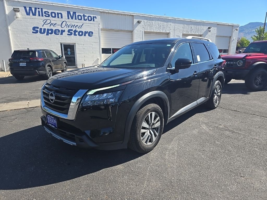 Used 2025 Nissan Pathfinder SL SUV