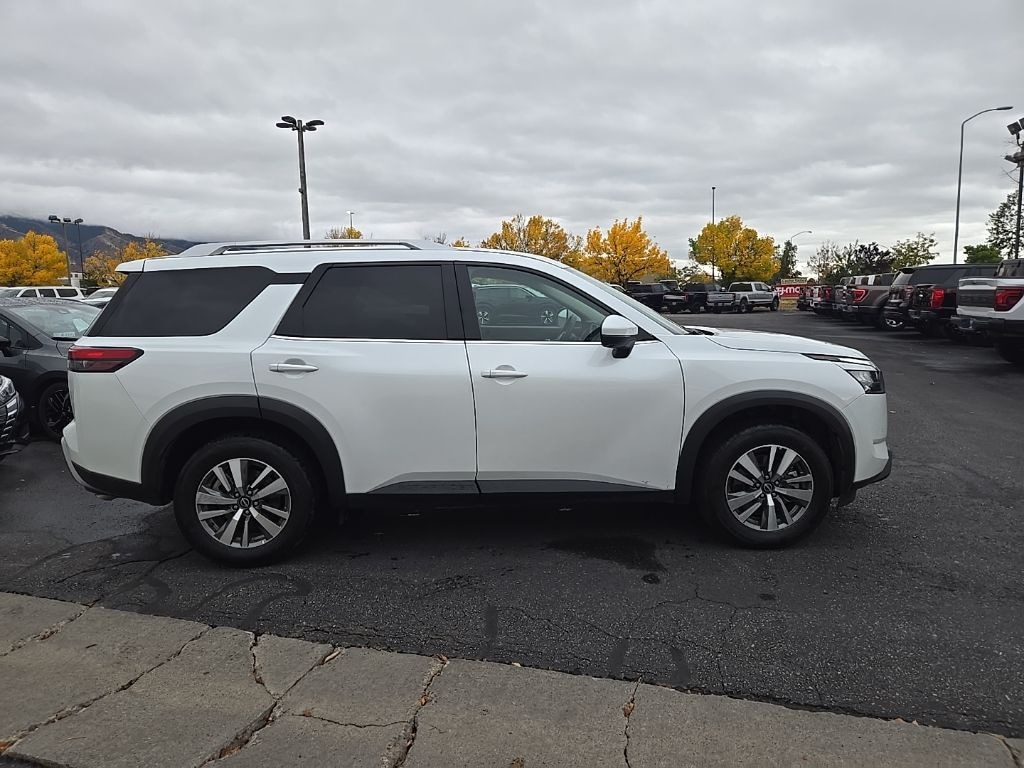 Used 2025 Nissan Pathfinder SL SUV