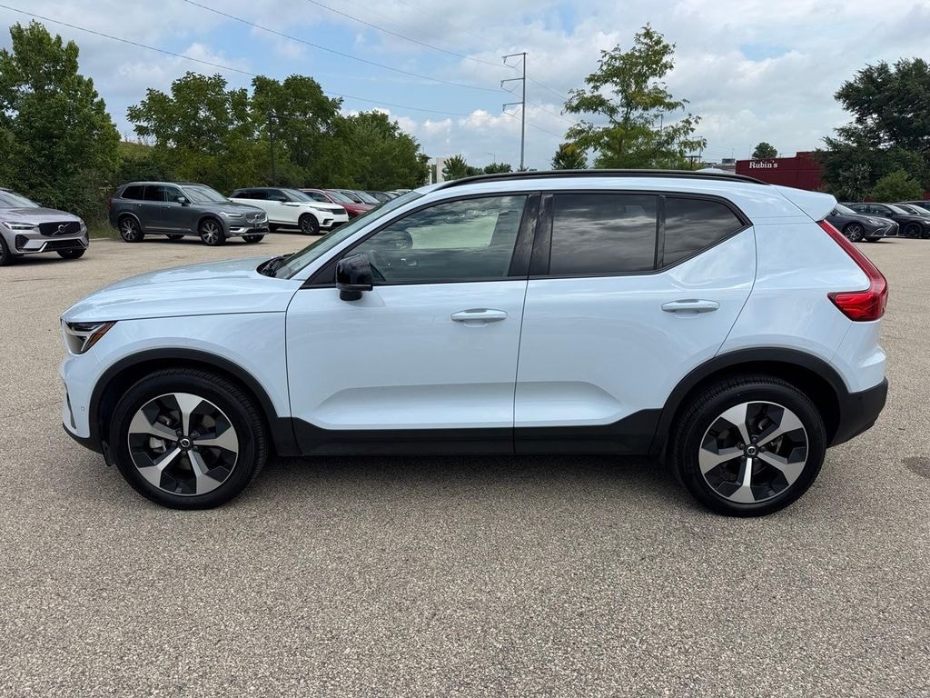 Used 2026 Volvo XC40 B5 Plus SUV