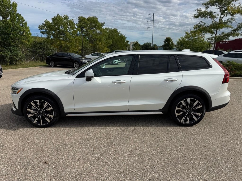 Used 2025 Volvo V60 Cross Country B5 Ultra Wagon