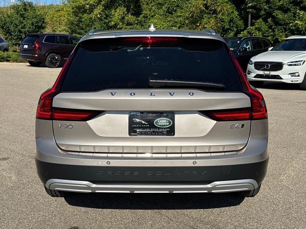 Used 2025 Volvo V90 Cross Country B6 Wagon