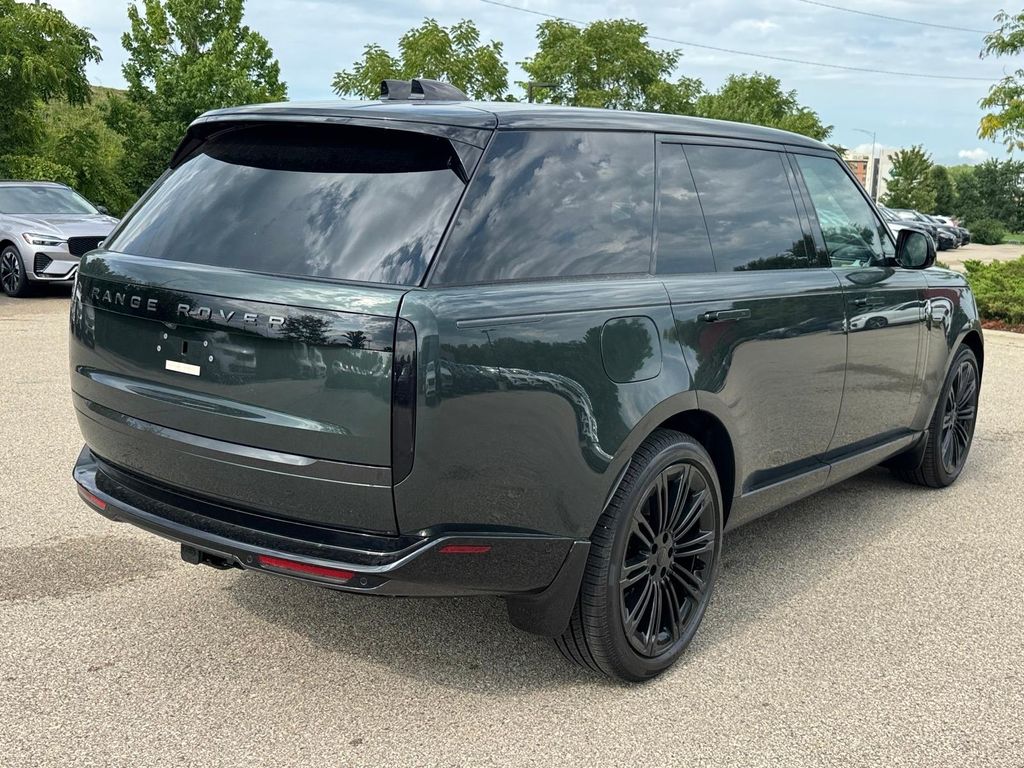 New 2026 Land Rover Range Rover SE LWB 7-Seats / V8 SUV