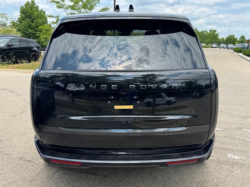 New 2026 Land Rover Range Rover SE SUV