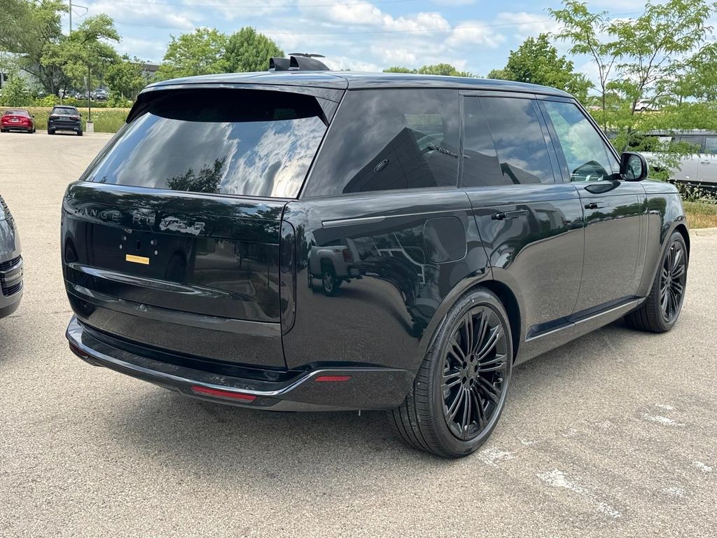 New 2026 Land Rover Range Rover SE SUV