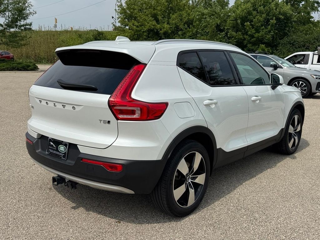 Used 2021 Volvo XC40 Momentum SUV