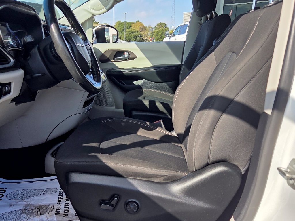Used 2020 Chrysler Voyager LX Minivan/Van