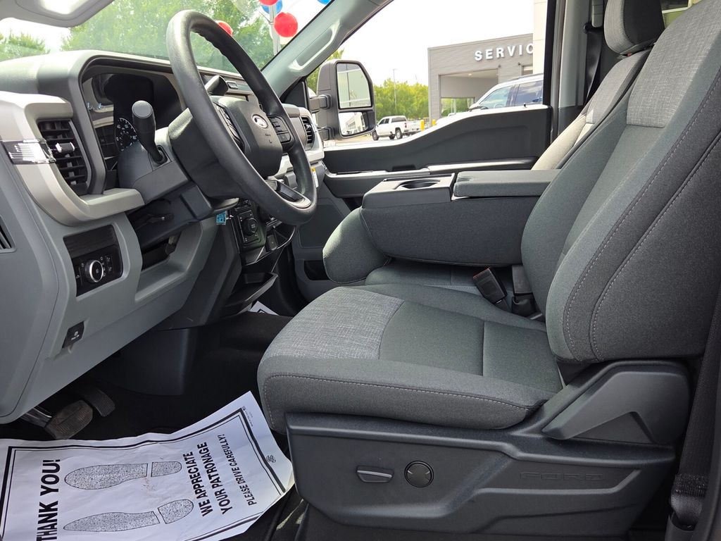 2026 Ford F-250 Super Duty XLT - Photo 5
