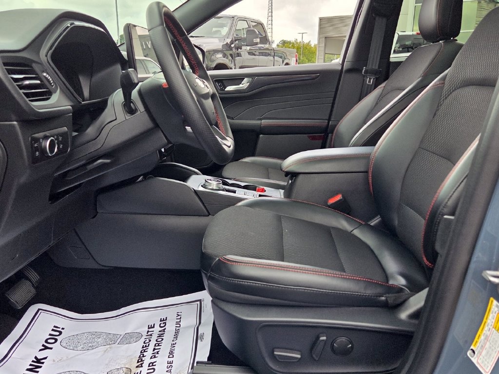 Used 2025 Ford Escape Hybrid ST-Line SUV