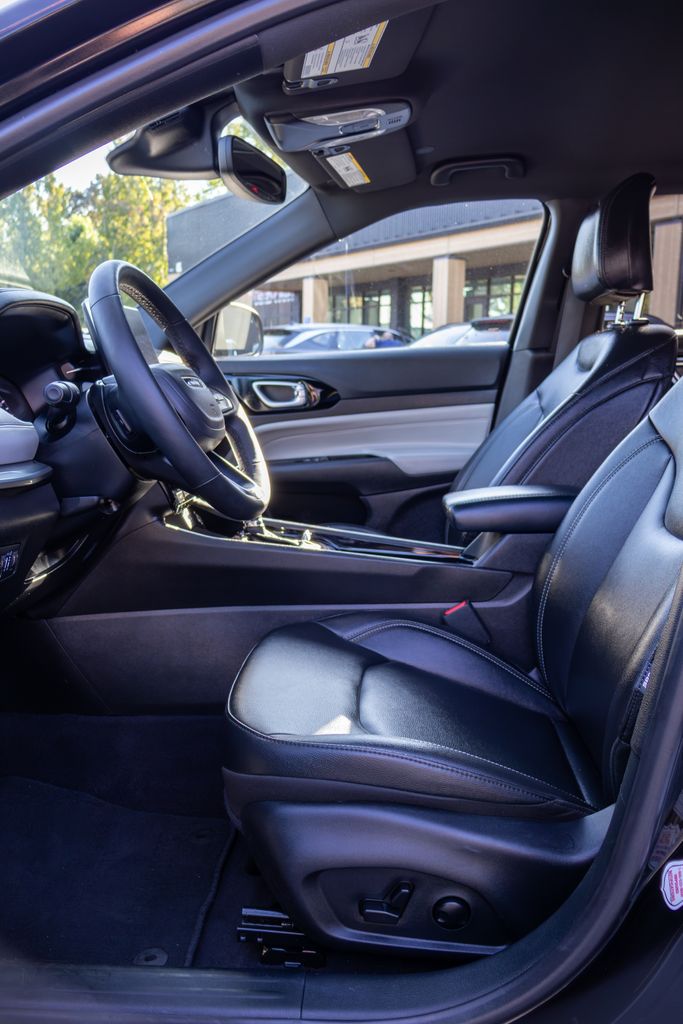 2025 Jeep Compass Limited - Photo 15