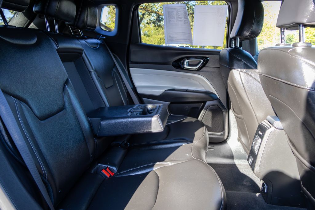 2025 Jeep Compass Limited - Photo 13