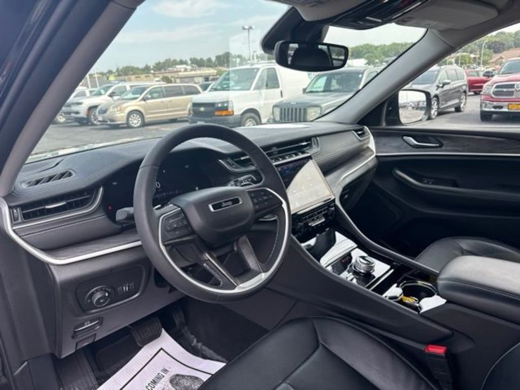 Used 2023 Jeep Grand Cherokee Limited SUV