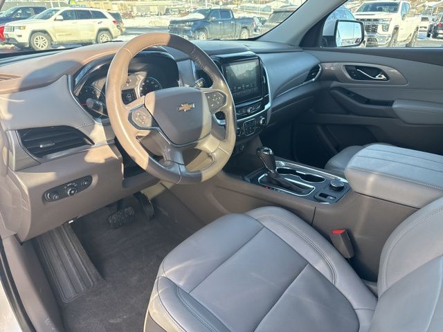 Used 2019 Chevrolet Traverse 3LT with VIN 1GNEVHKW9KJ298351 for sale in Carroll, IA