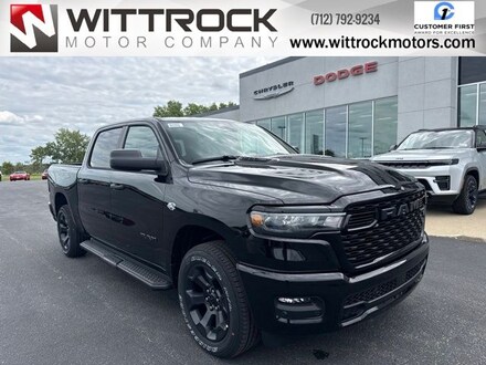 2026 Ram 1500 EXPRESS CREW CAB 4X4 5'7 BOX Pickup