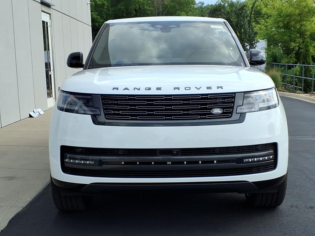 New 2026 Land Rover Range Rover SE LWB 7-Seats / V8 SUV
