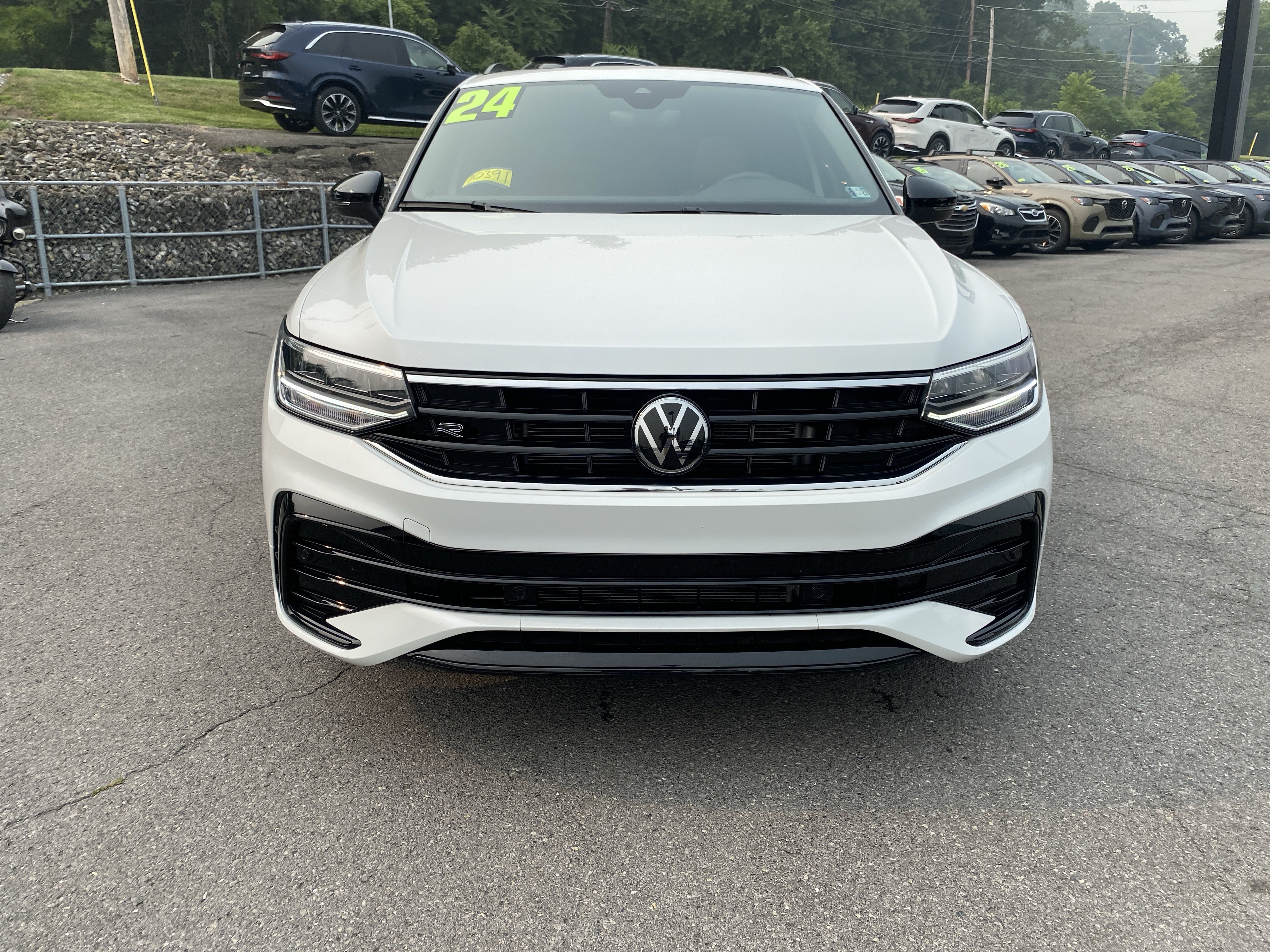 Used 2024 Volkswagen Tiguan SE R-Line Black 2.0T SE R-Line Black 4MOTION