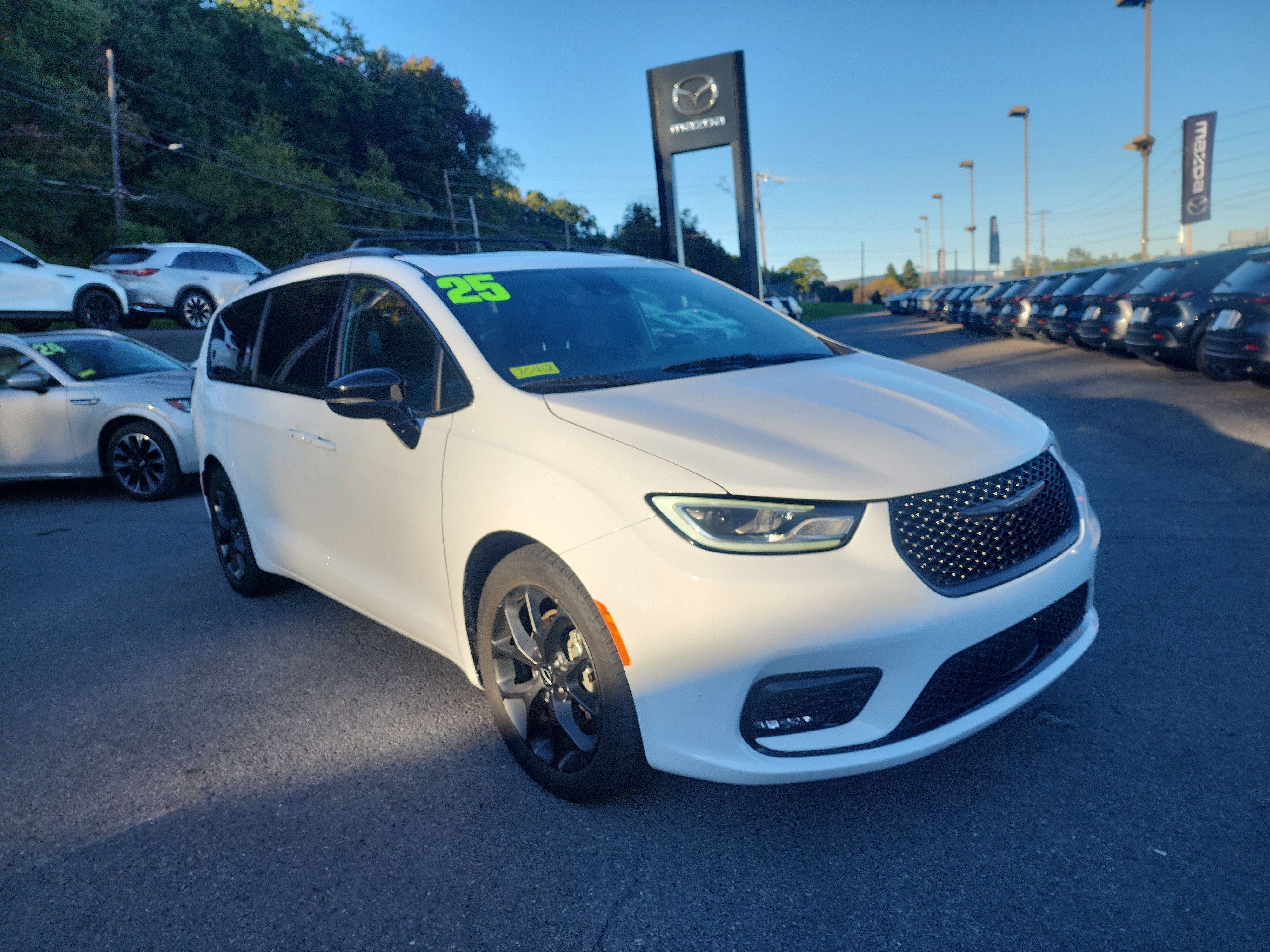 Used 2025 Chrysler Pacifica Limited Van Passenger Van
