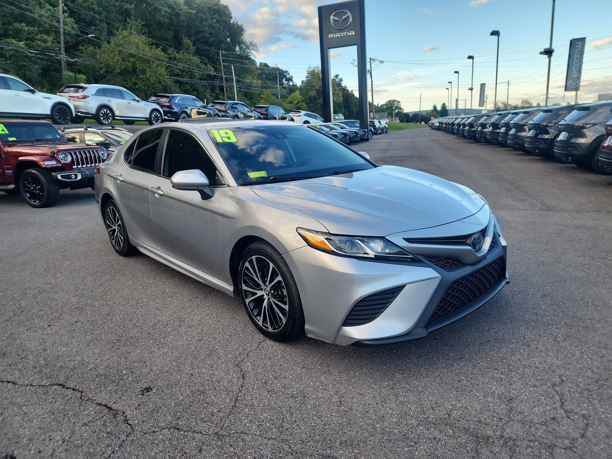 2019 Toyota Camry SE