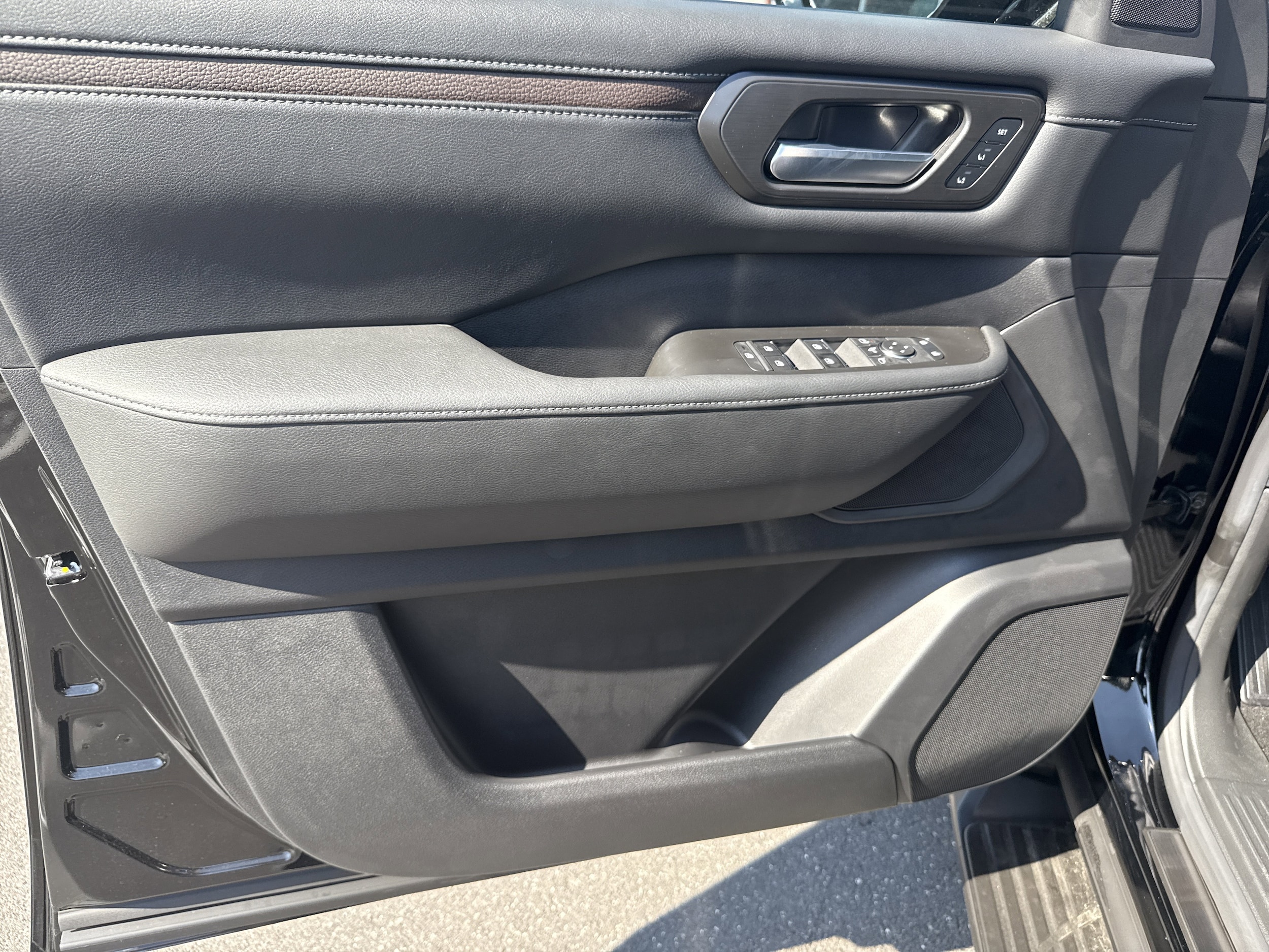 2026 Nissan Armada SL - Photo 23
