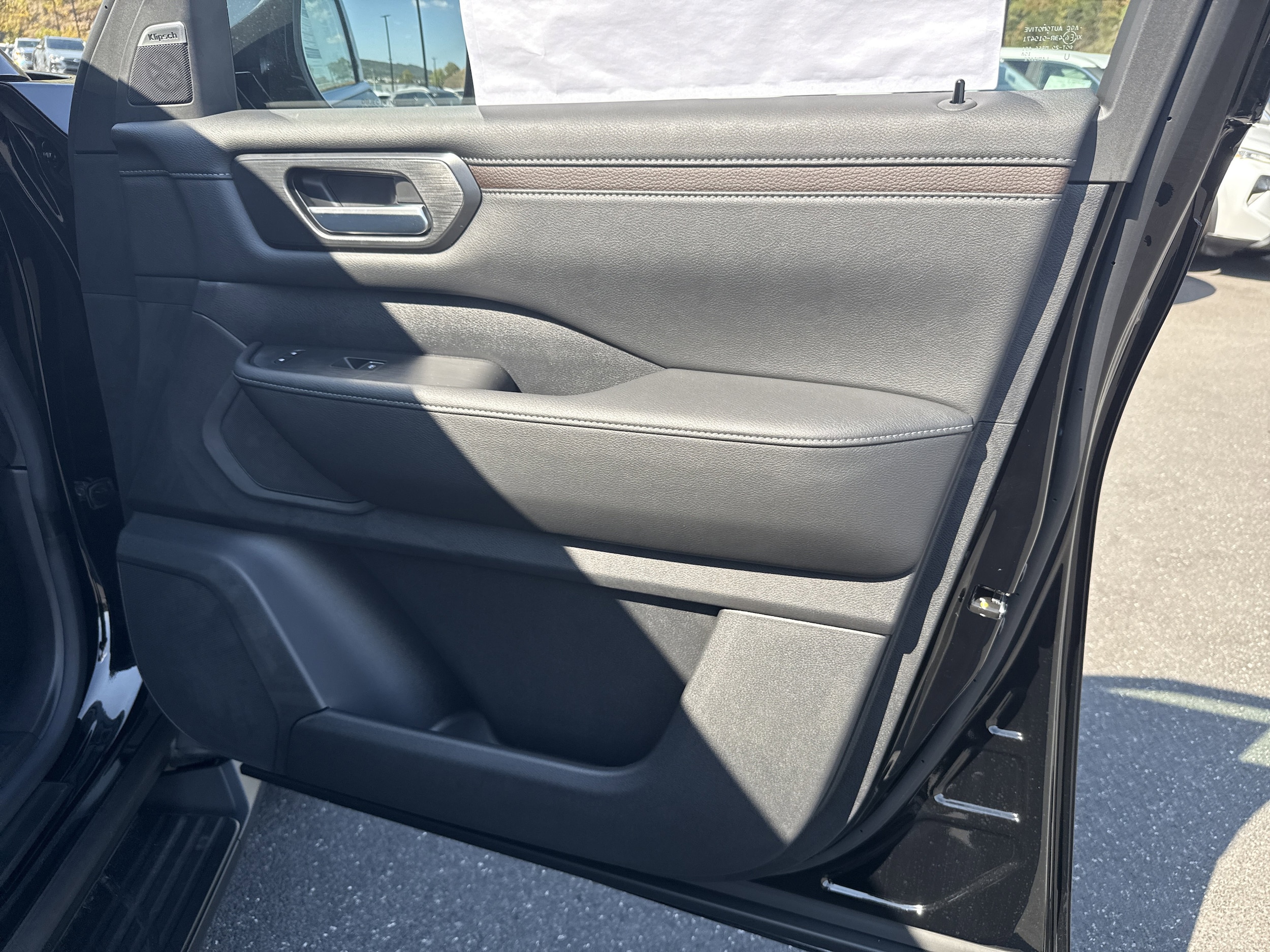 2026 Nissan Armada SL - Photo 9