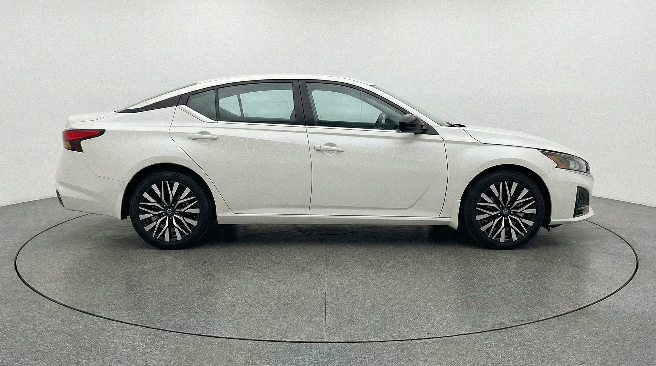 Thumbnail: 2025 Nissan Altima - 10