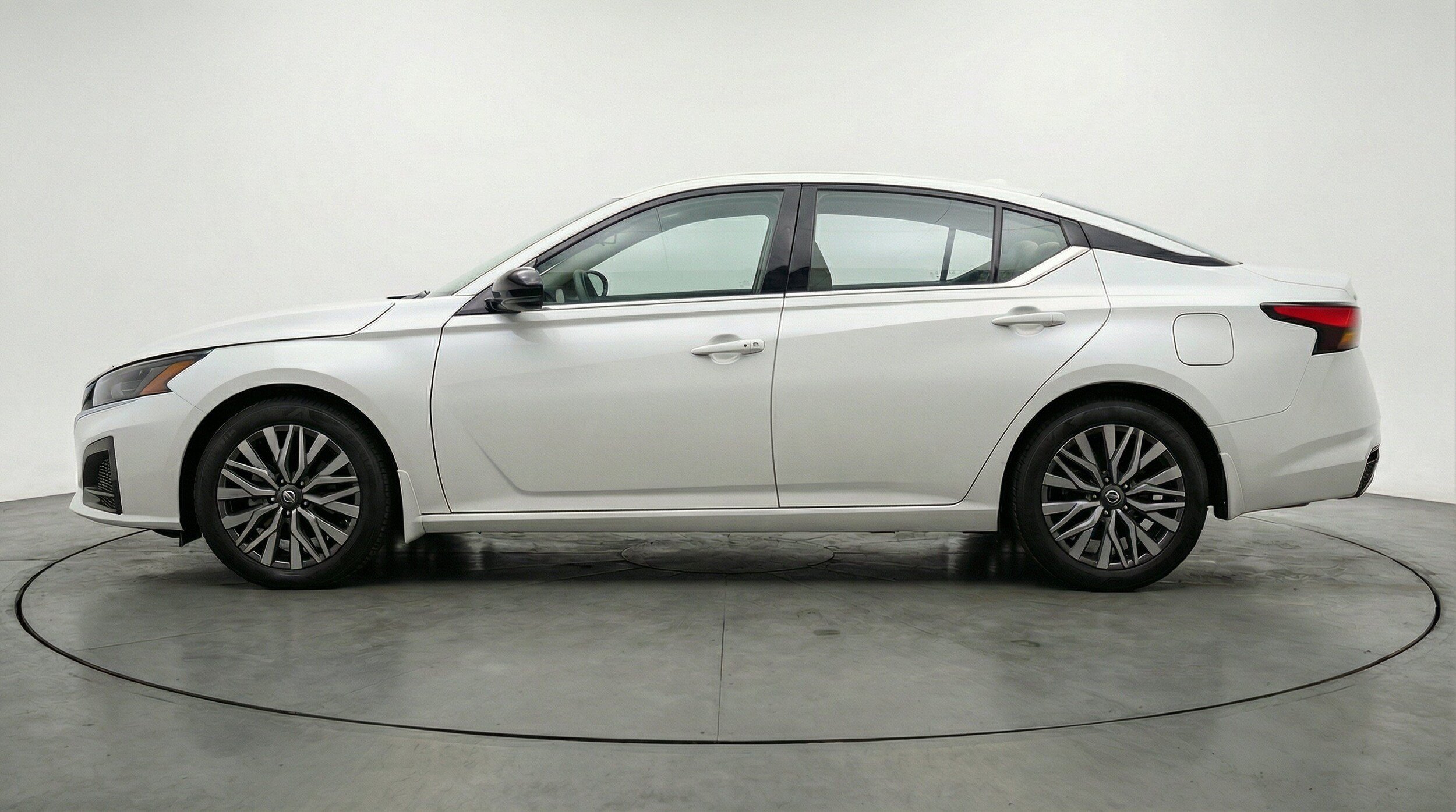 Thumbnail: 2025 Nissan Altima - 5