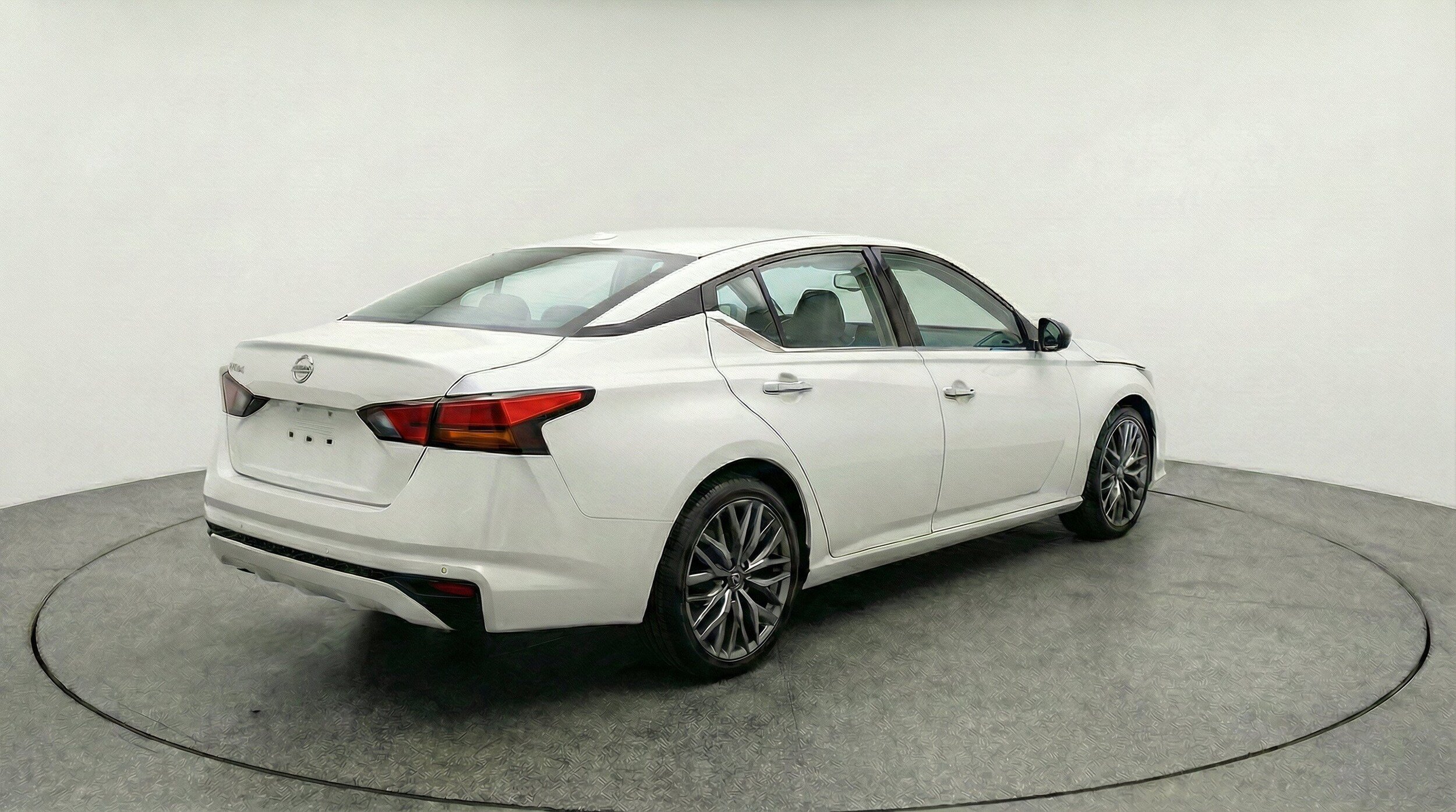 Thumbnail: 2025 Nissan Altima - 9