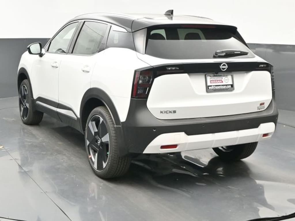 New 2026 Nissan Kicks SR SUV