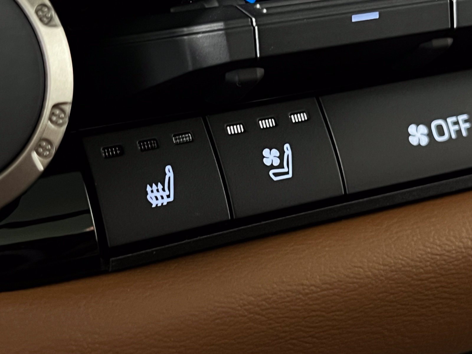 2026 Toyota Tundra 1794 Edition - Photo 17