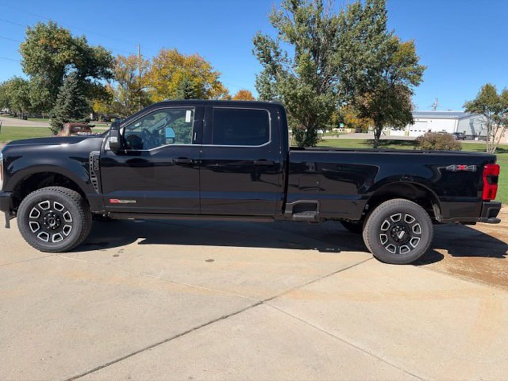 New 2027 Ford Super Duty F-350 SRW Platinum