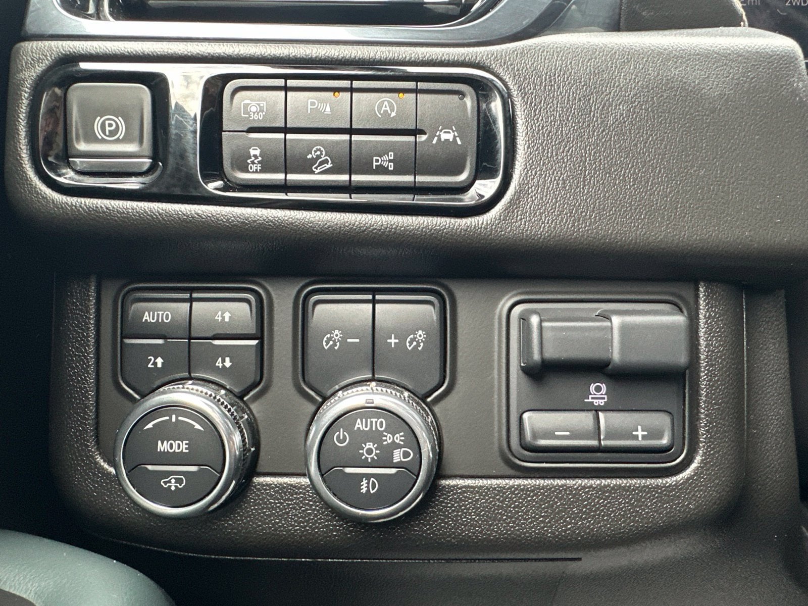 2025 GMC Yukon AT4