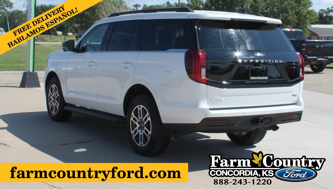 2026 Ford Expedition Active - Photo 3