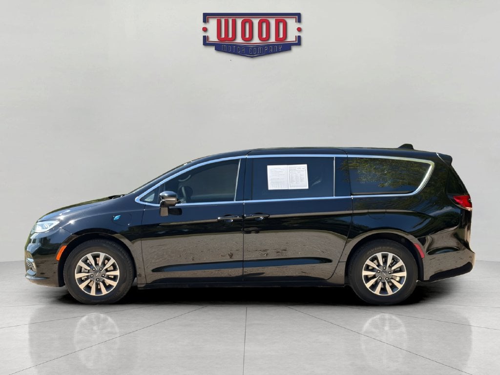 Used 2025 Chrysler Pacifica Hybrid Select