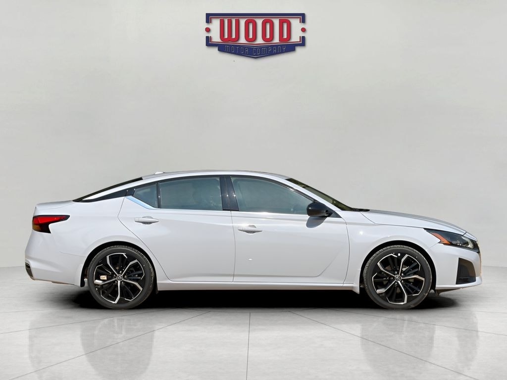Used 2024 Nissan Altima 2.5 SR Sedan