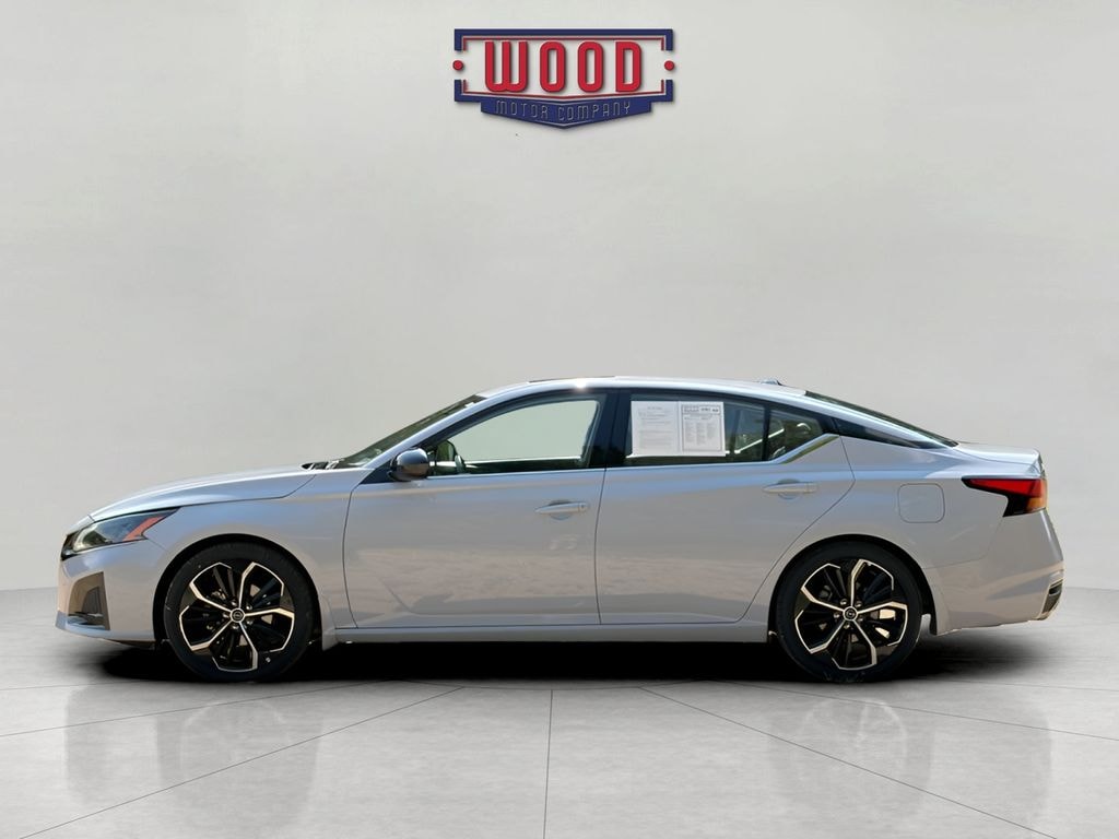 Used 2024 Nissan Altima 2.5 SR Sedan