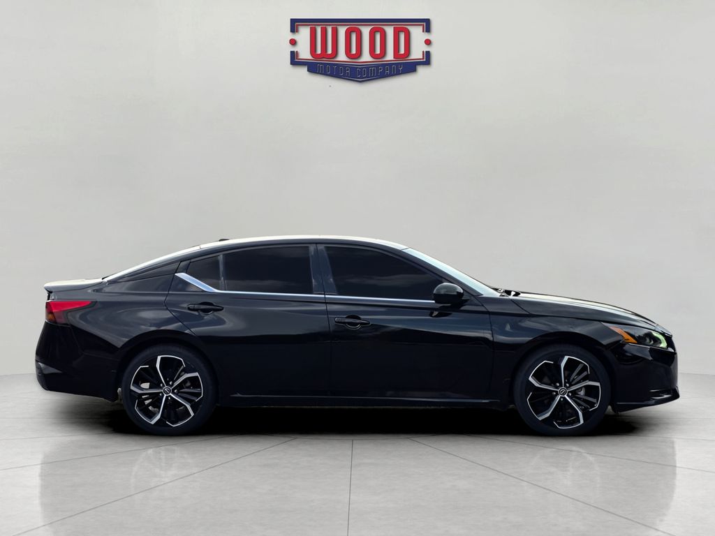 Used 2023 Nissan Altima SR with VIN 1N4BL4CV7PN322961 for sale in Harrison, AR