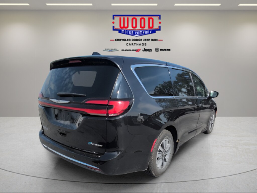 Used 2023 Chrysler Pacifica Hybrid Touring L Minivan/Van
