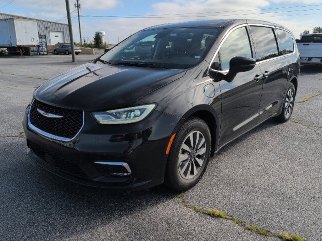 Used 2023 Chrysler Pacifica Hybrid Touring L Minivan/Van