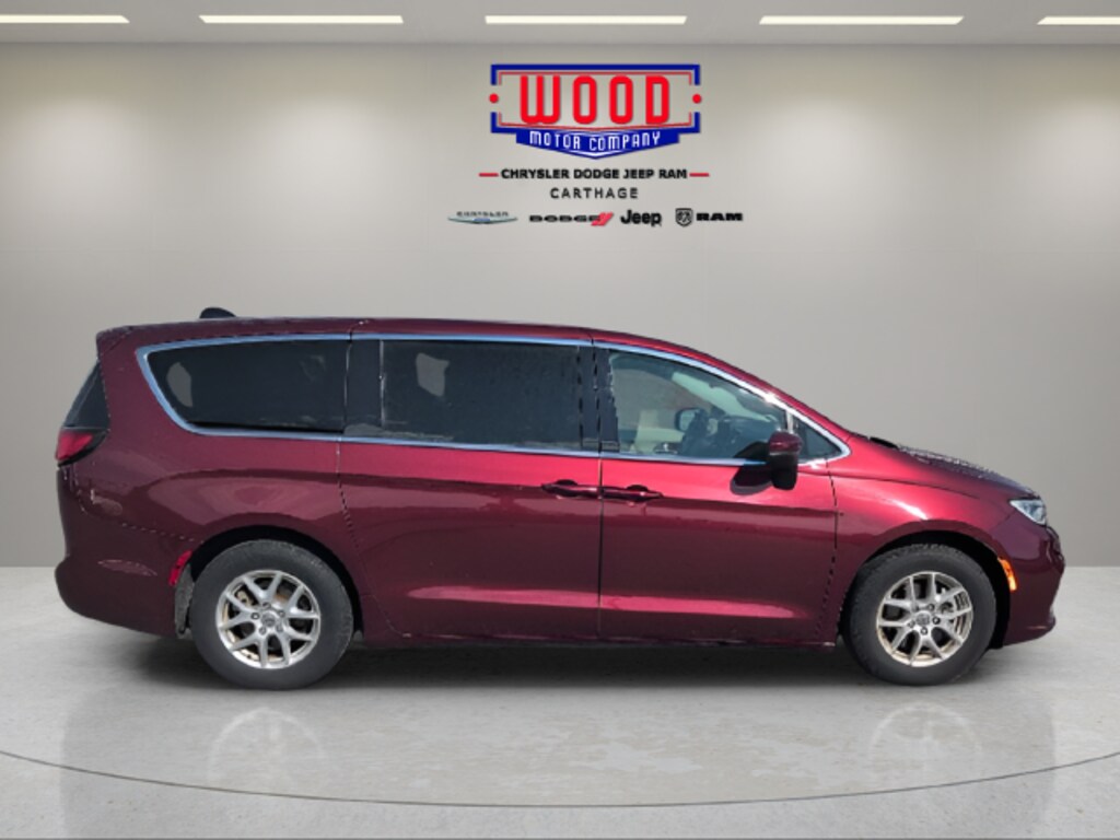 Used 2023 Chrysler Pacifica Touring L Minivan/Van