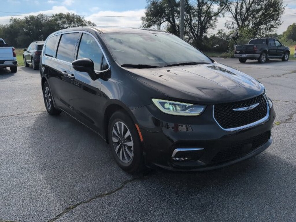 Used 2023 Chrysler Pacifica Hybrid Touring L Minivan/Van
