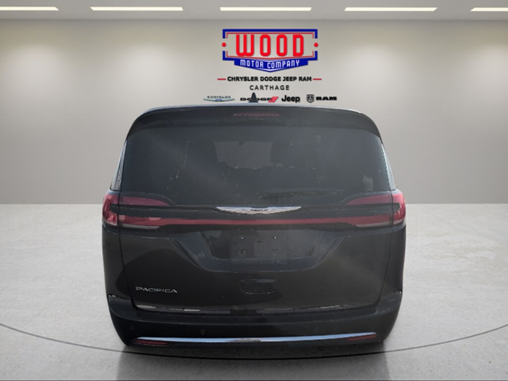 Used 2023 Chrysler Pacifica Touring L Minivan/Van