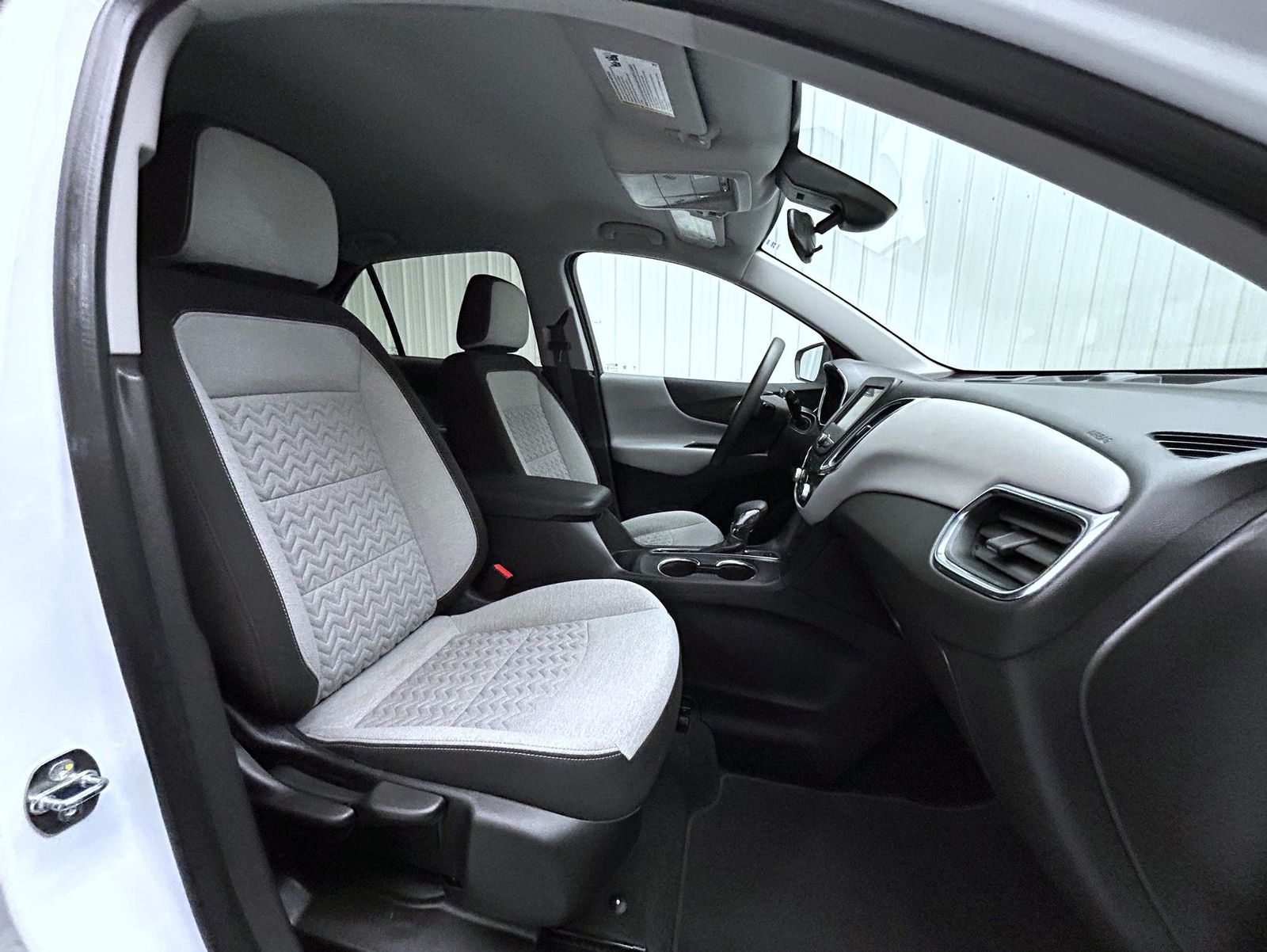 2023 Chevrolet Equinox LT - Photo 15