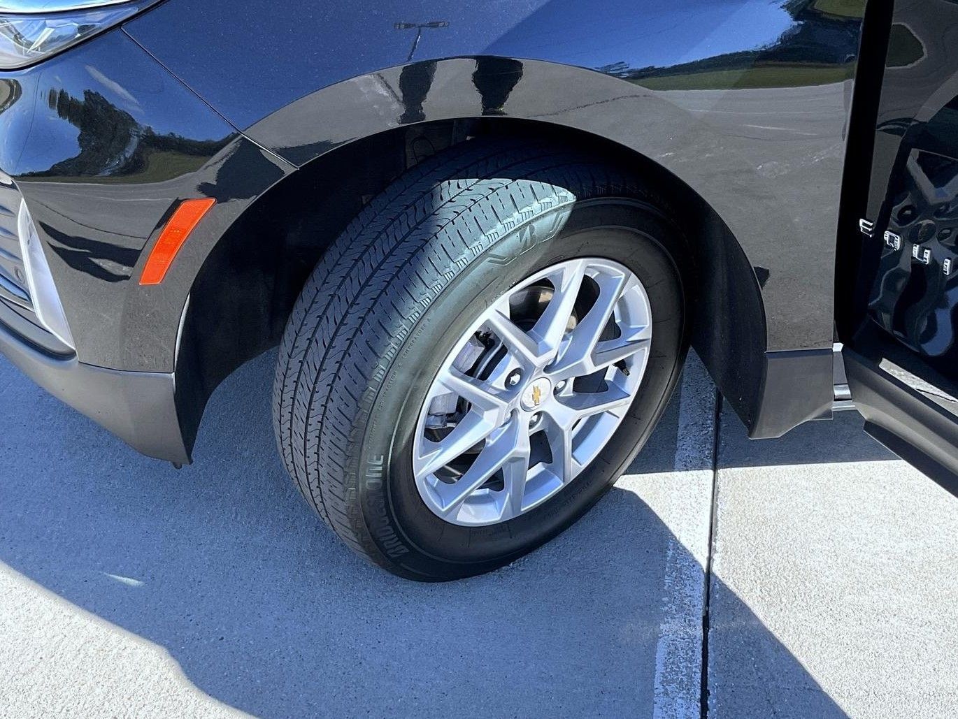 2024 Chevrolet Equinox LT - Photo 24