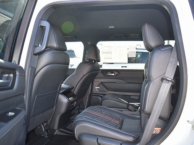 2026 Nissan Armada PRO-4X - Photo 8