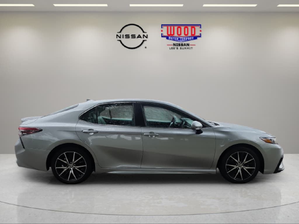 Used 2022 Toyota Camry SE Sedan