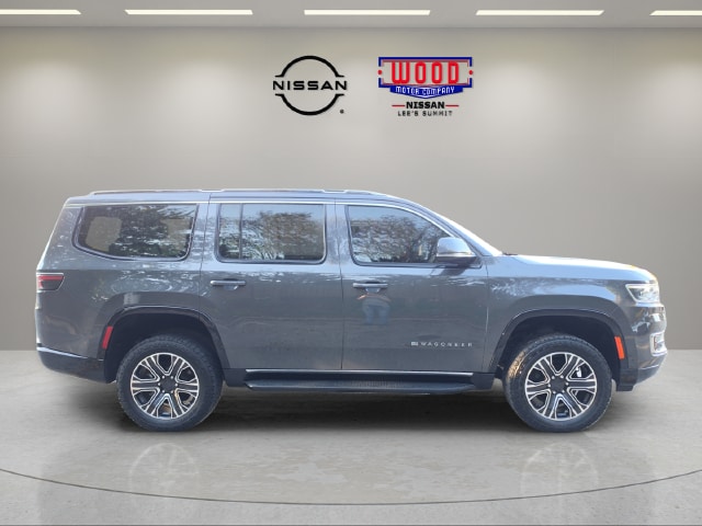 Used 2022 Jeep Wagoneer Series III with VIN 1C4SJVDT8NS130014 for sale in Kansas City