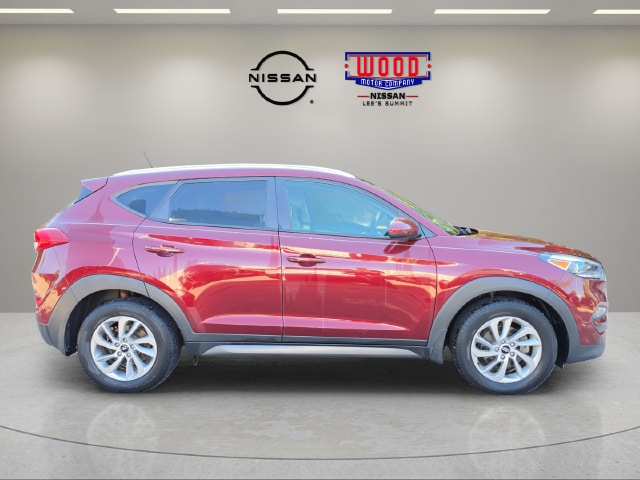 Used 2016 Hyundai Tucson SE with VIN KM8J33A4XGU213454 for sale in Kansas City